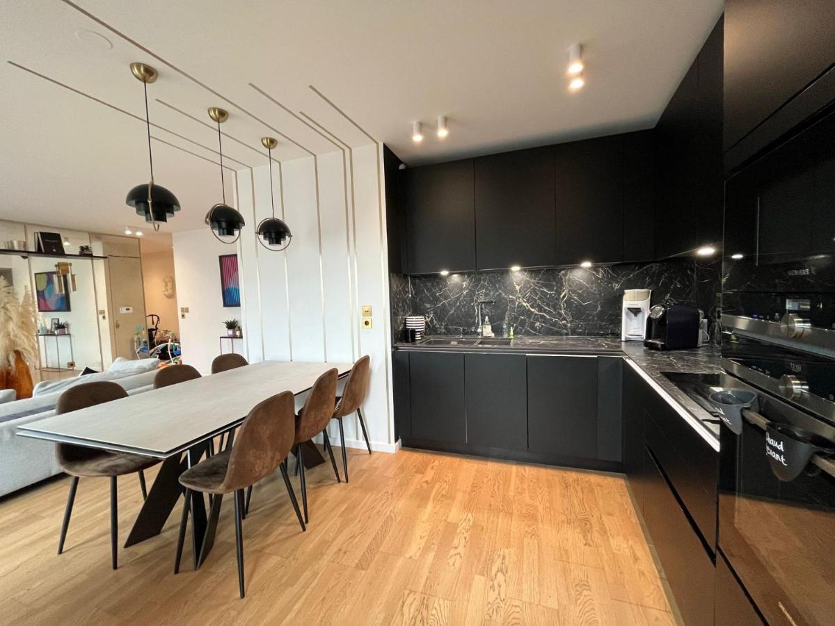 Apartment Luxueux Climatise Avec Terrasse, 6 Couchages - 17eme Arrondissement De Paris Clichy