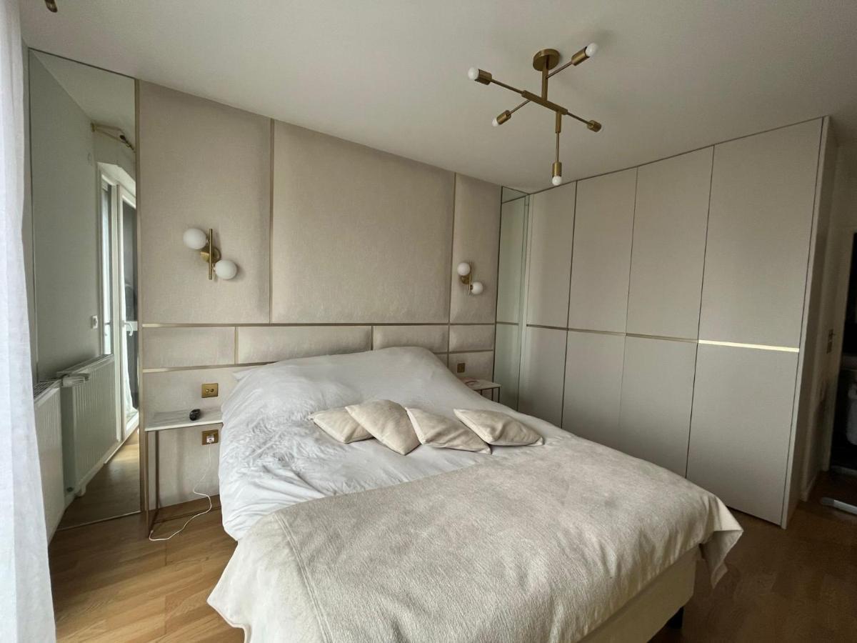 Luxueux Climatise Avec Terrasse, 6 Couchages - 17eme Arrondissement De Paris Apartment