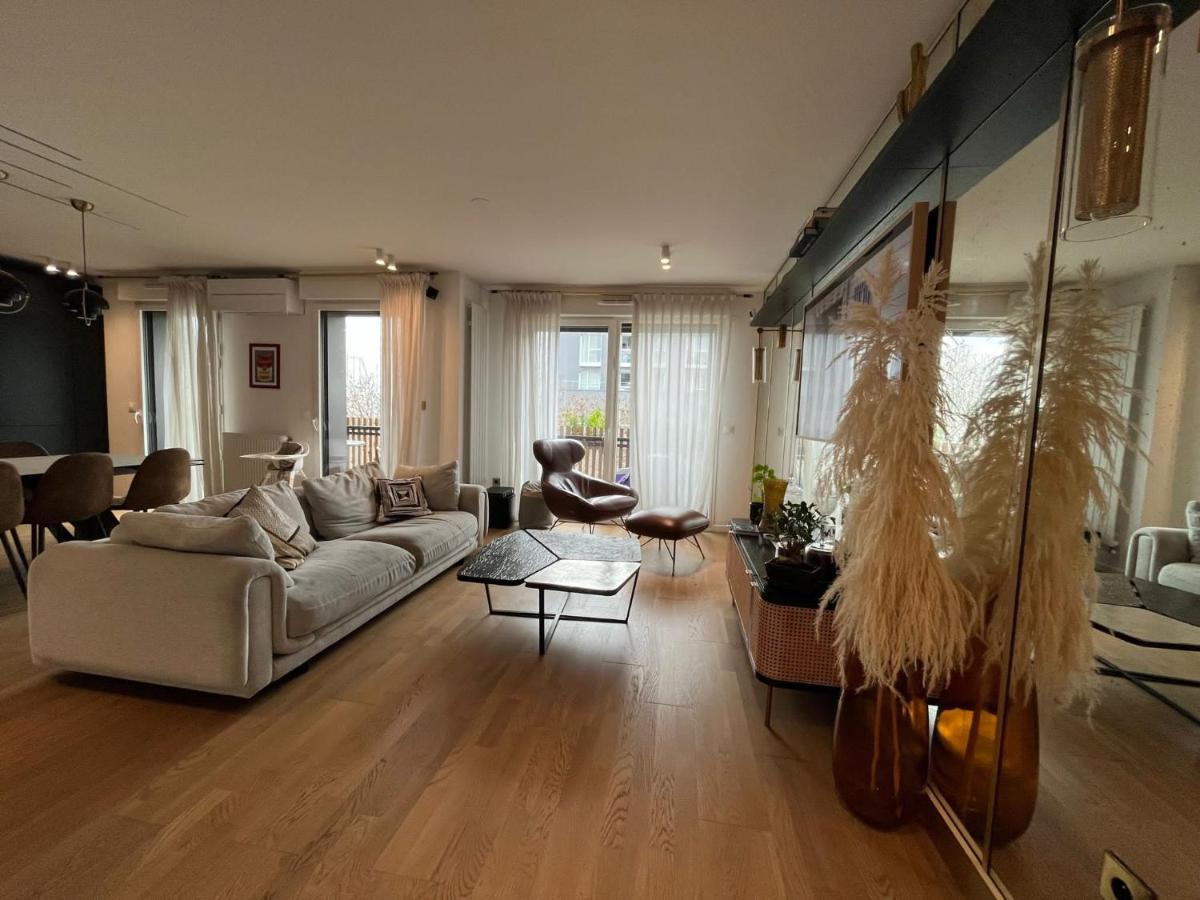 Luxueux Climatise Avec Terrasse, 6 Couchages - 17eme Arrondissement De Paris *