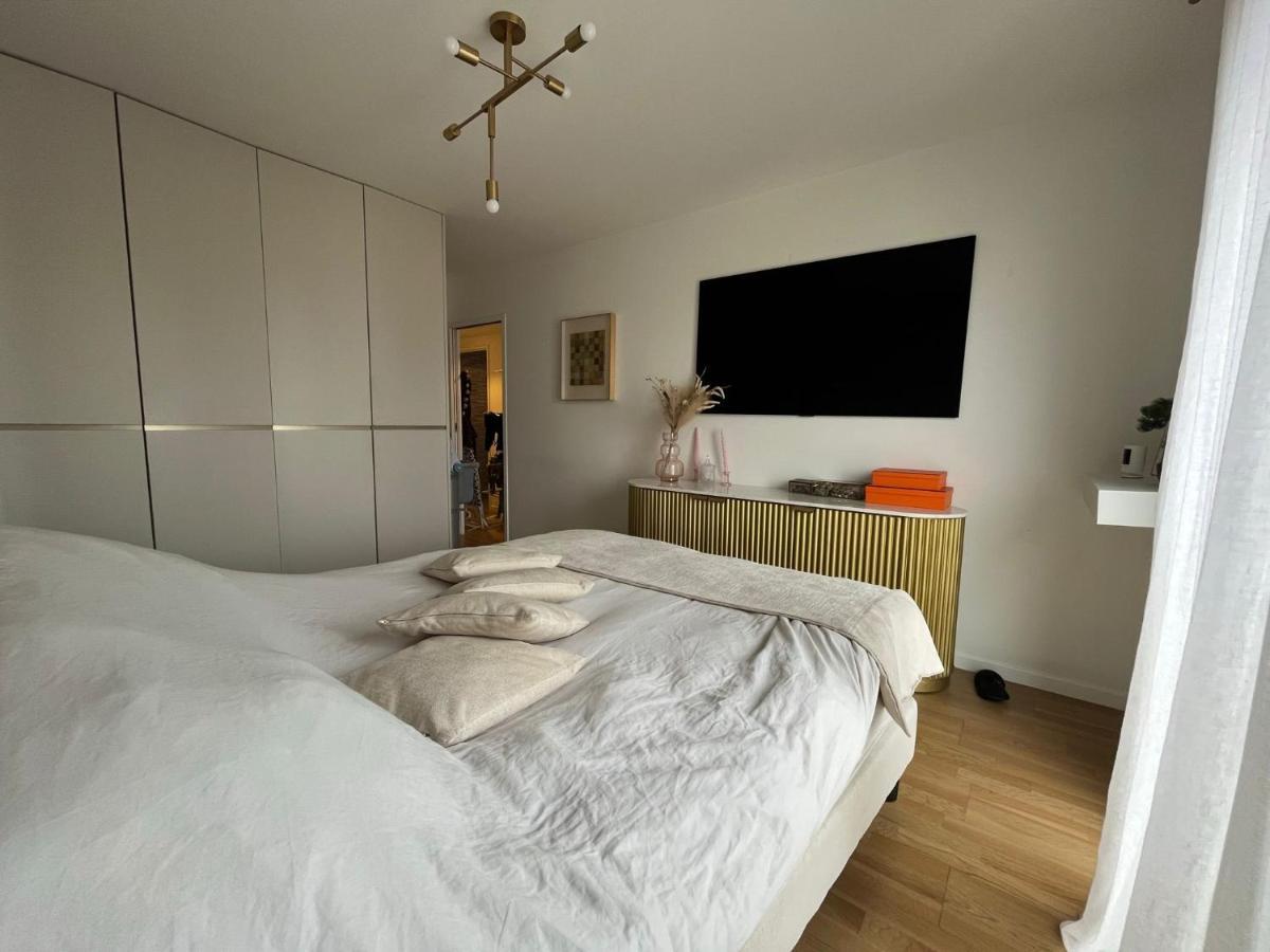 Luxueux Climatise Avec Terrasse, 6 Couchages - 17eme Arrondissement De Paris Apartment *